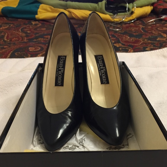 evan picone heels